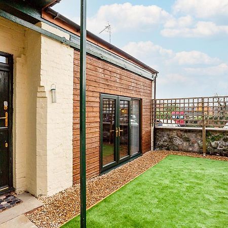 Byevo Oswestry Barn - Quirky Romantic Retreat Or Cosy Contractor Base Luaran gambar