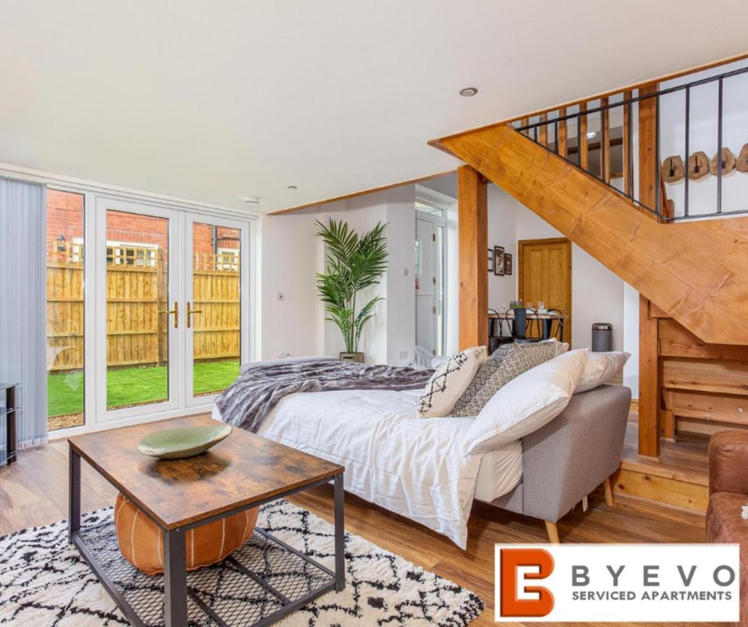 Byevo Oswestry Barn - Quirky Romantic Retreat Or Cosy Contractor Base Luaran gambar