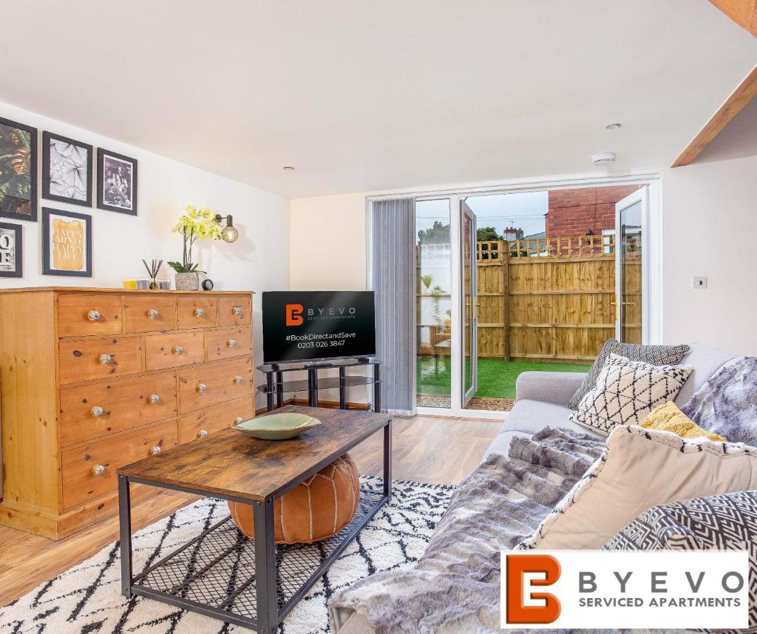 Byevo Oswestry Barn - Quirky Romantic Retreat Or Cosy Contractor Base Luaran gambar