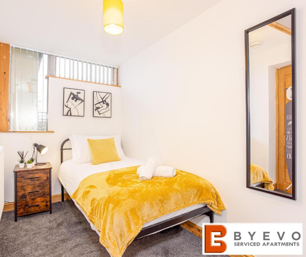 Byevo Oswestry Barn - Quirky Romantic Retreat Or Cosy Contractor Base Luaran gambar