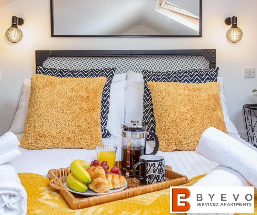 Byevo Oswestry Barn - Quirky Romantic Retreat Or Cosy Contractor Base Luaran gambar
