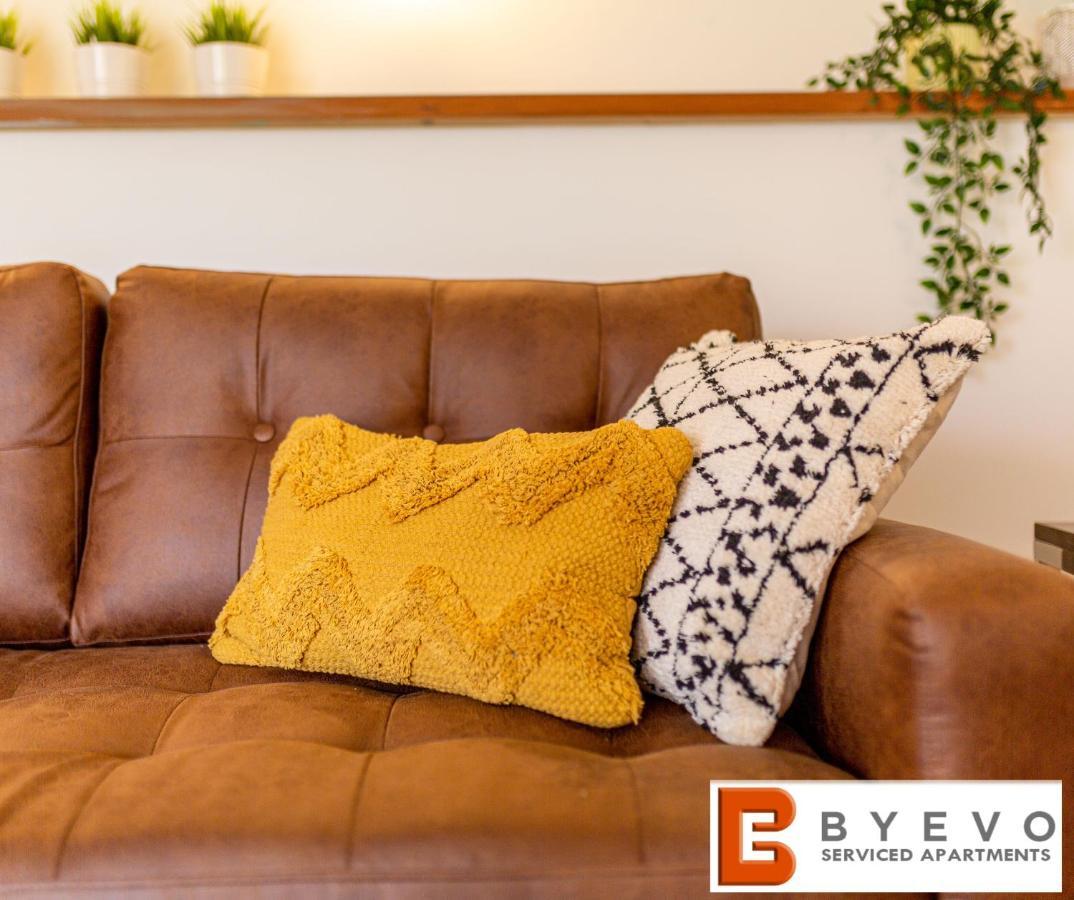 Byevo Oswestry Barn - Quirky Romantic Retreat Or Cosy Contractor Base Luaran gambar