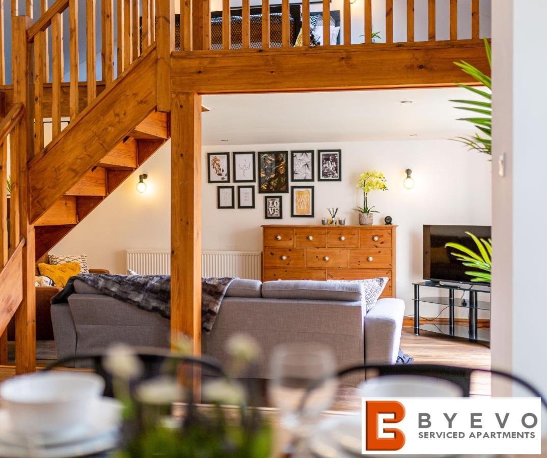 Byevo Oswestry Barn - Quirky Romantic Retreat Or Cosy Contractor Base Luaran gambar