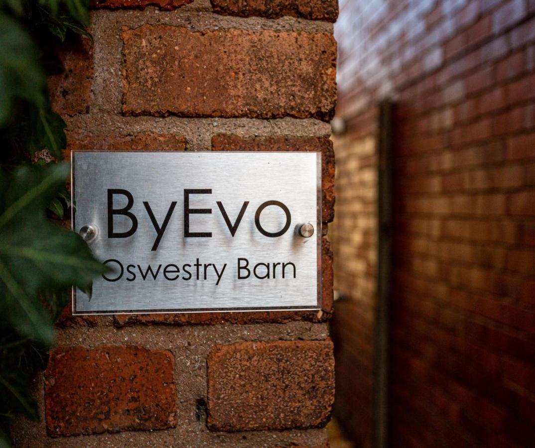 Byevo Oswestry Barn - Quirky Romantic Retreat Or Cosy Contractor Base Luaran gambar