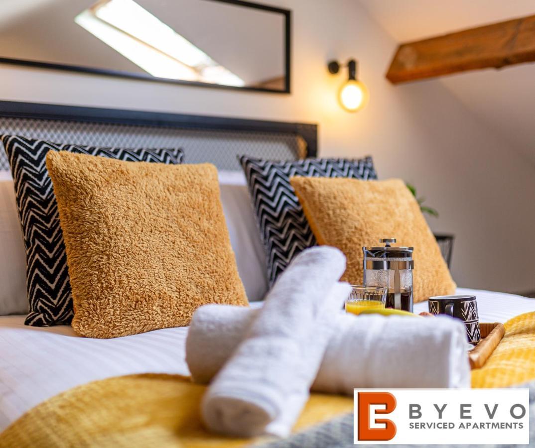 Byevo Oswestry Barn - Quirky Romantic Retreat Or Cosy Contractor Base Luaran gambar